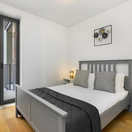 Whome Urban Elegance: A Modern Haven In Lisbon's Heart Apartment *