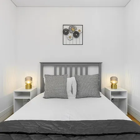 Whome Urban Elegance: A Modern Haven In Lisbon's Heart Apartment