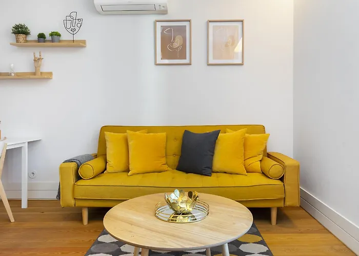 Whome Urban Elegance: A Modern Haven In Lisbon's Heart *