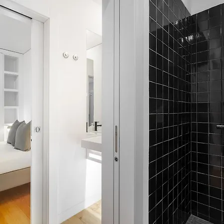 Daire Whome Urban Elegance: A Modern Haven In Lisbon's Heart *