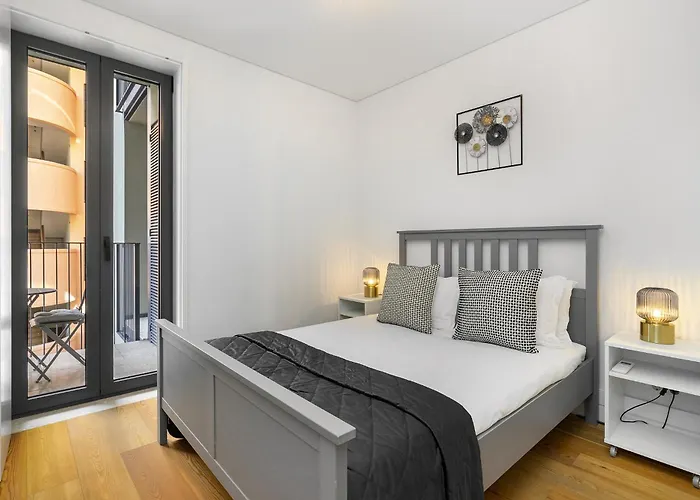 Whome Urban Elegance: A Modern Haven In Lisbon's Heart Lägenhet *