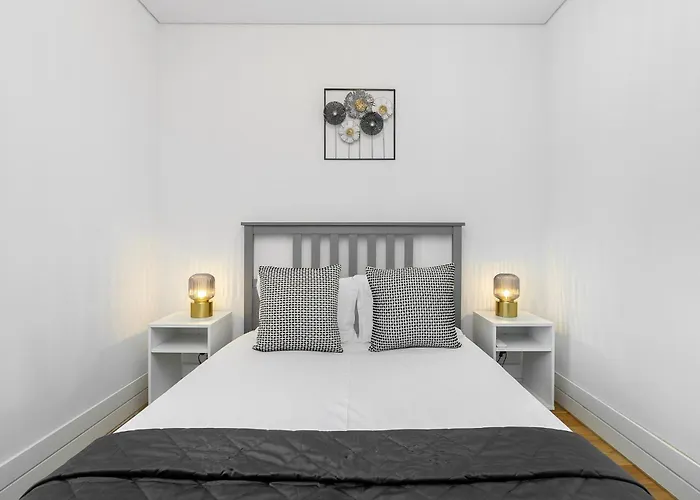 Whome Urban Elegance: A Modern Haven In Lisbon's Heart Lägenhet