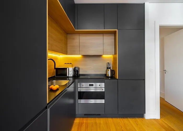 Whome Urban Elegance: A Modern Haven In Lisbon's Heart *