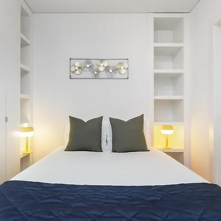 아파트 Whome Urban Elegance: A Modern Haven In Lisbon's Heart 리스본
