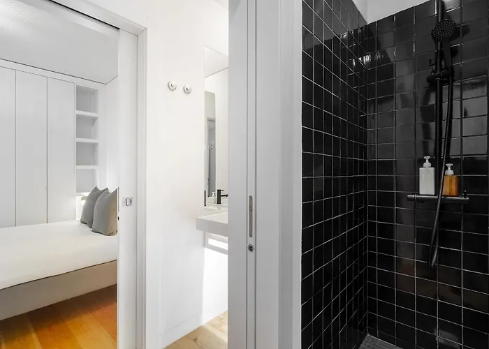 Апартаменты Whome Urban Elegance: A Modern Haven In Lisbon's Heart *