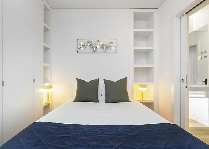 Апартаменты Whome Urban Elegance: A Modern Haven In Lisbon's Heart Лиссабон